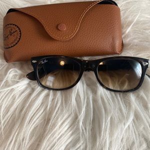 Women’s Ray-Ban Sunglasses
